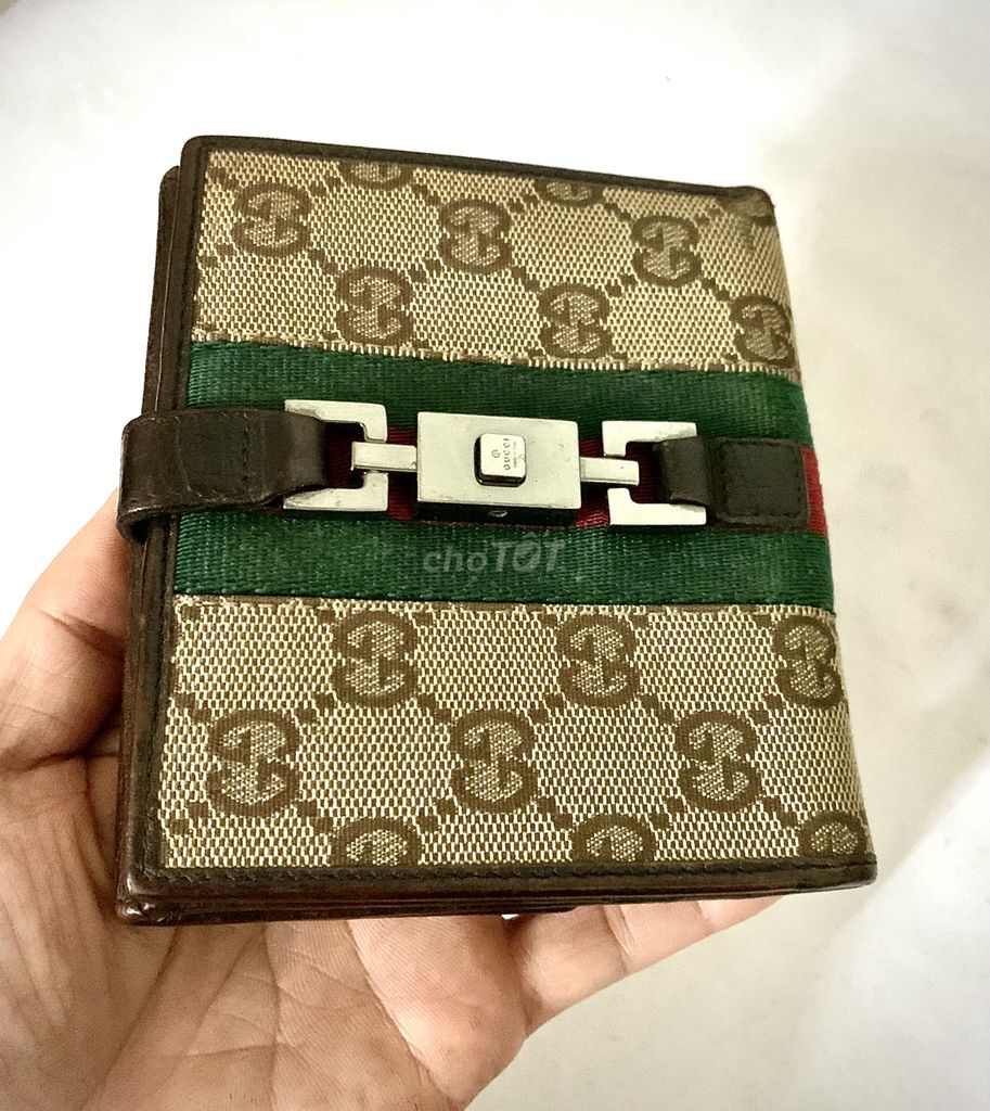 Vi Gucci auth