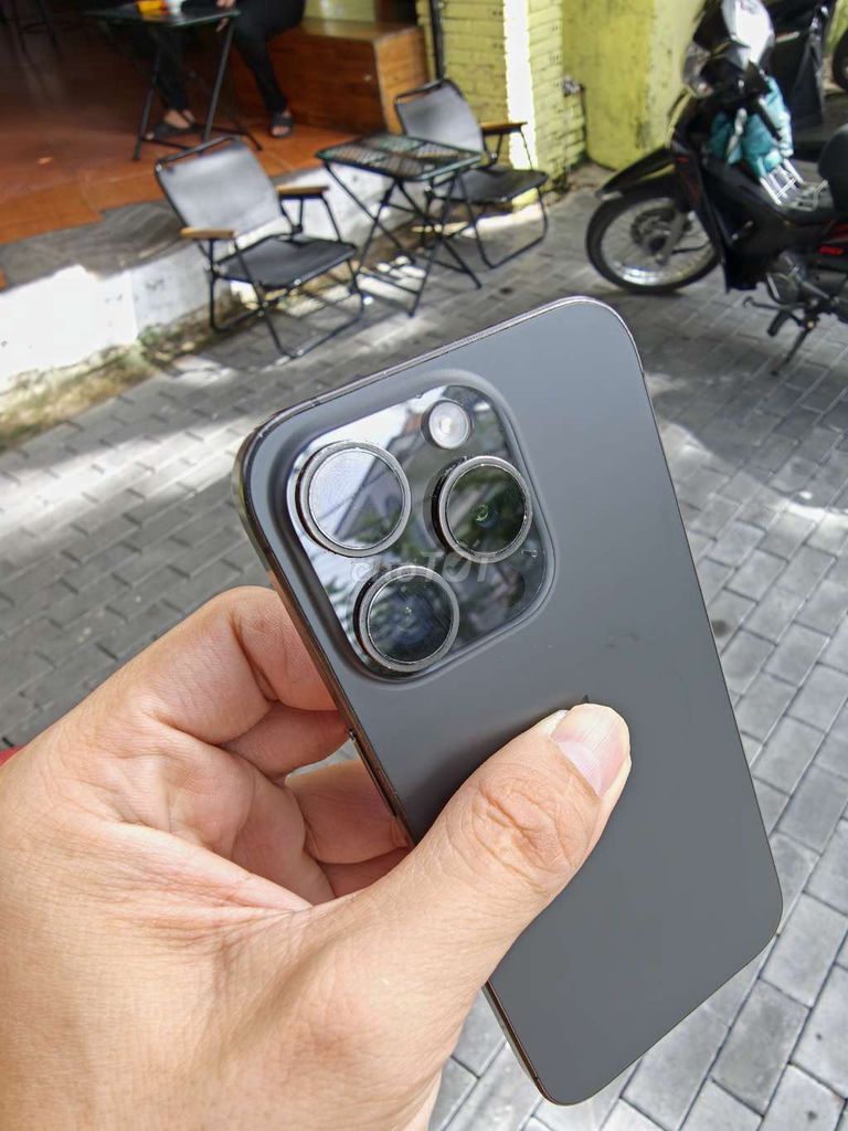 iPhone 15 Pro 128GB Đen Việt Nam Đã sử dụng. Mua bán Điện thoại tại Thành phố Thủ Dầu Một Bình Dương được đăng bởi LakMobile  hình 1