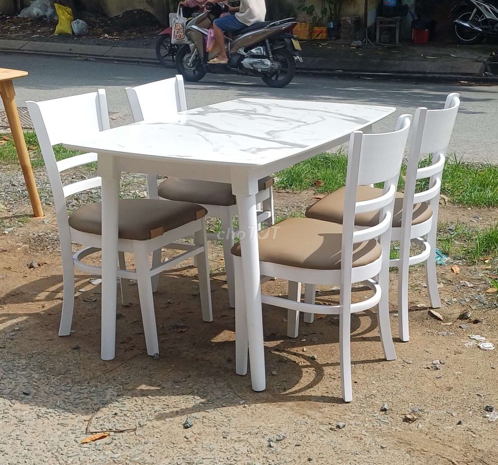 Bộ bàn ăn 4 ghế Gỗ sơn giả đá Trắng. Mua bán Bàn ghế tại Thành phố Thủ Đức Tp Hồ Chí Minh được đăng bởi Nội Thất Vương Trần hình 1