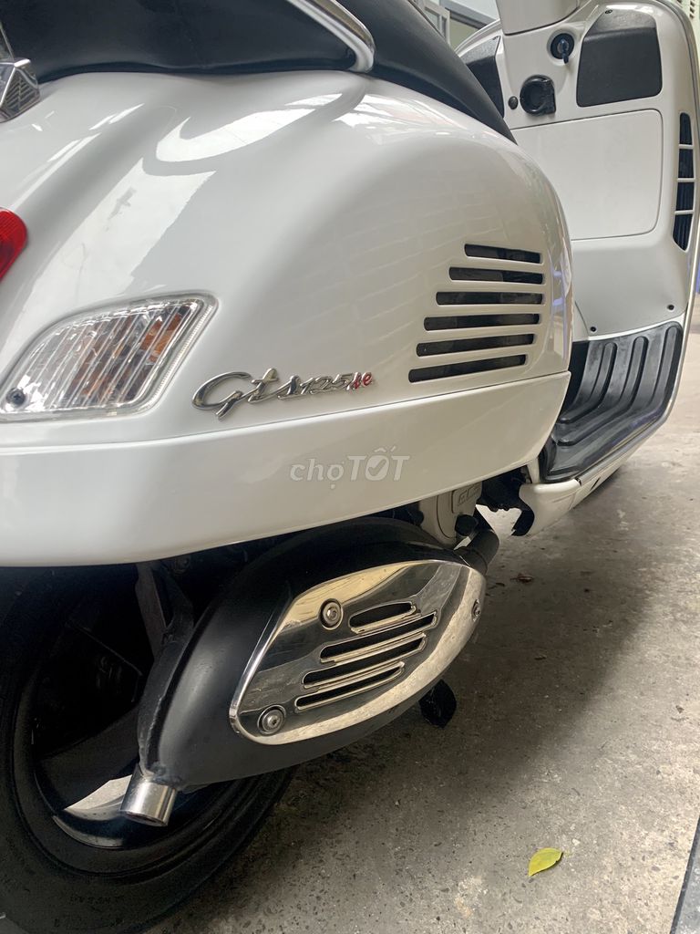 0971160988 - Vespa GTS 125ie Màu Trắng Tháng 10/2010 Xe Nhập Ý