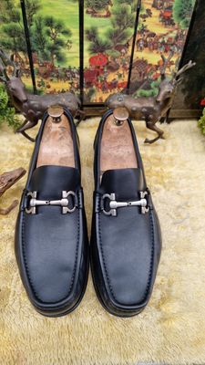180.1 Ferragamo Gancini black leather loafers