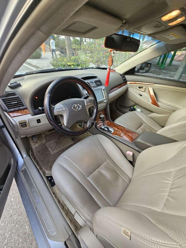 Bán xe Toyota Camry 2.0E  nhập khẩu nguyên zin