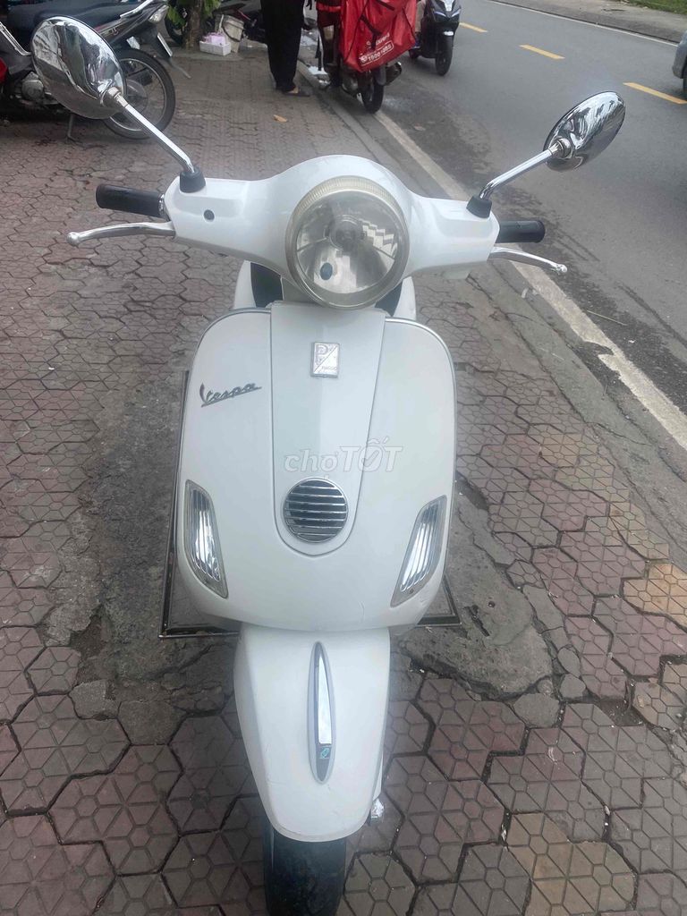 xe vespa trắng đầu zin. Mua bán Xe máy tại Quận 7 Tp Hồ Chí Minh được đăng bởi thanh xuân hình 1