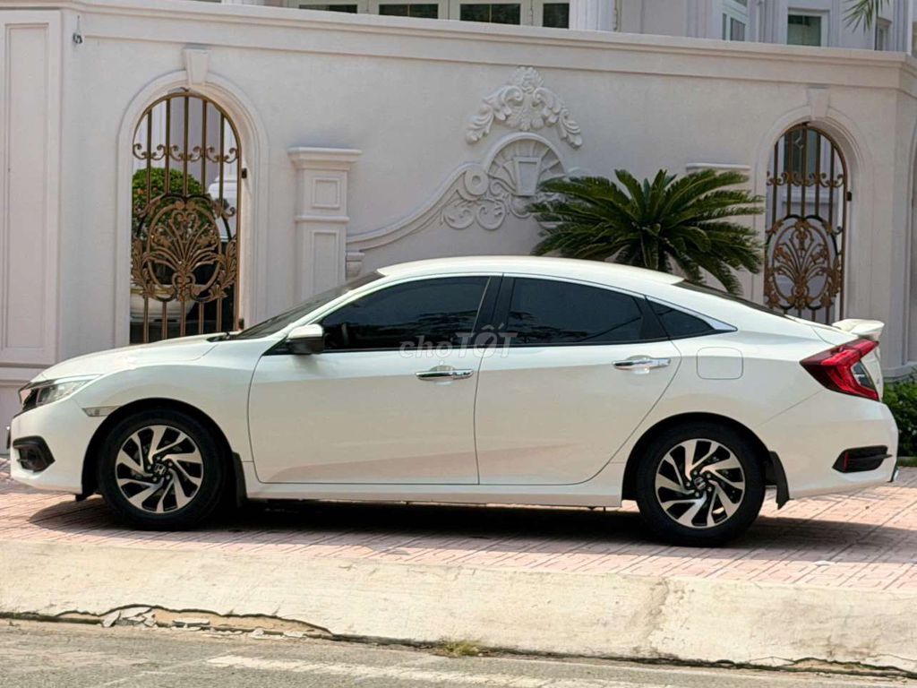 Honda Civic 2018 E 1.8 Full Option, белый