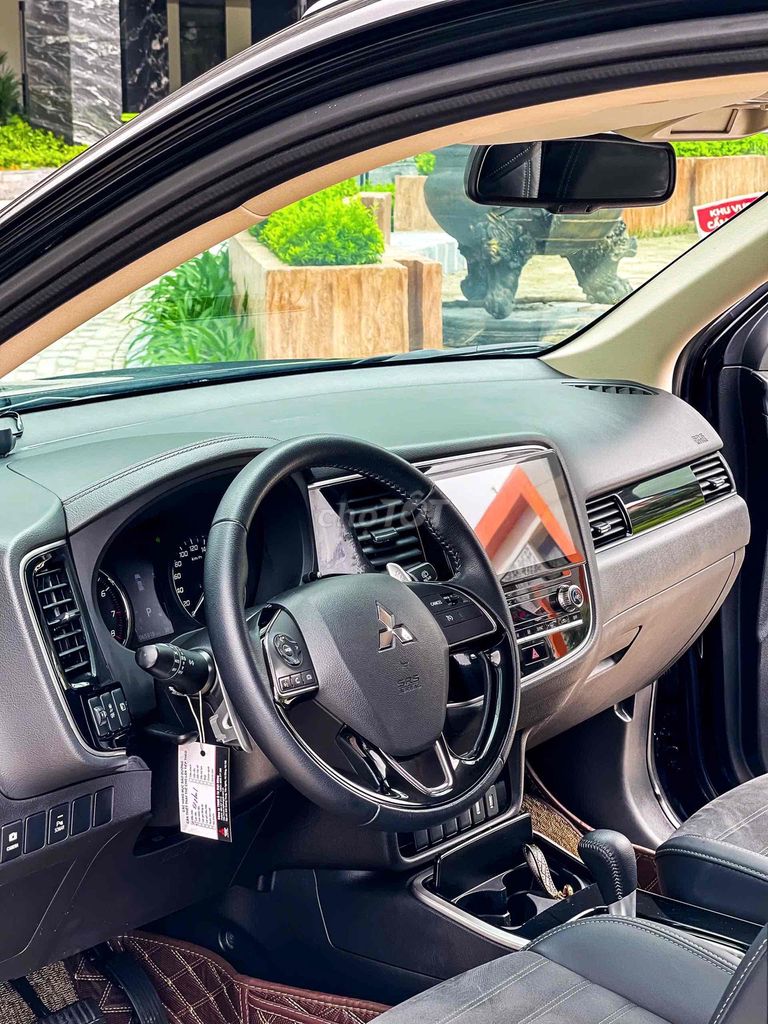 Mitsubishi Outlander 2022 2.0 CVT - 650000 km