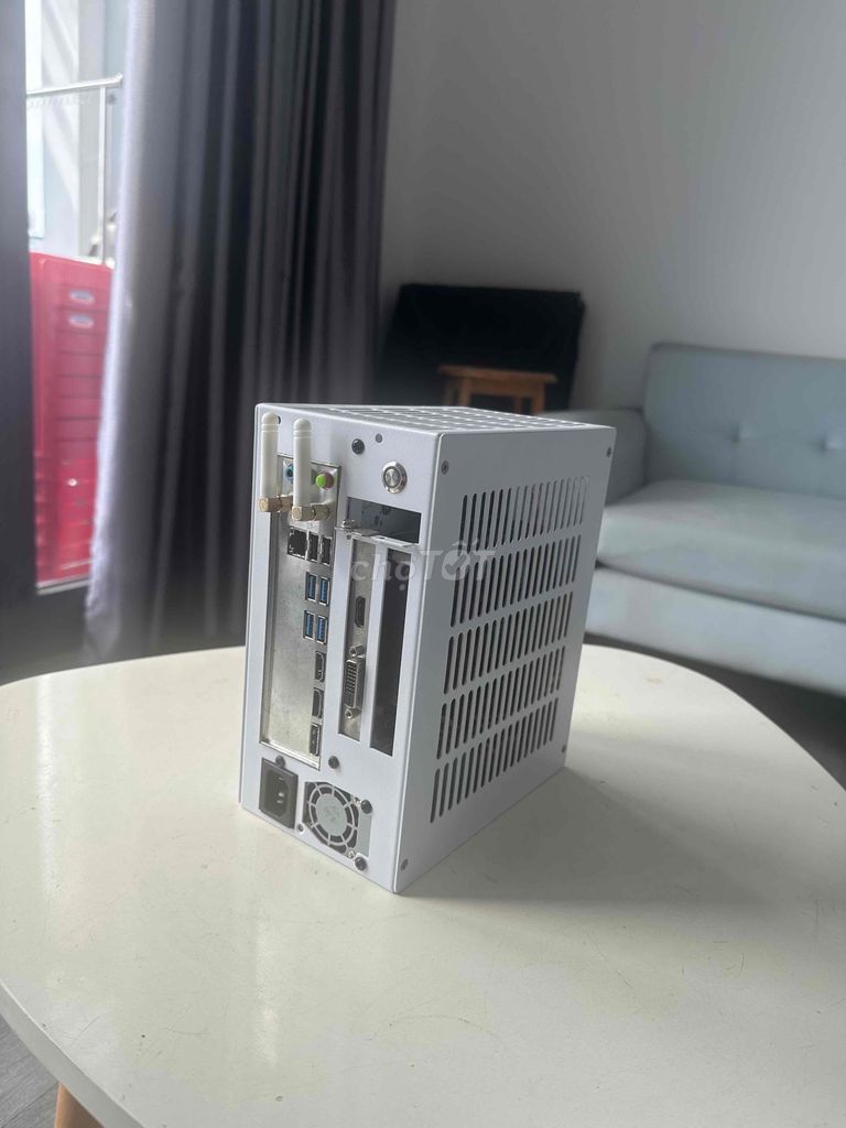 Bộ PC iTX nhỏ gọn.