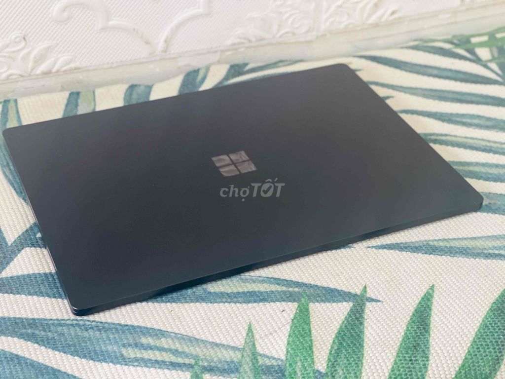 i7/32/1TB new98-99% surface laptop 5 15