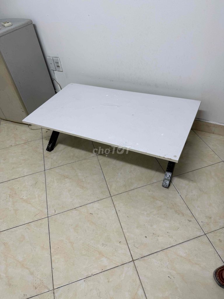 Bàn ngồi bệt Trắng Còn mới. Mua bán Bàn ghế tại Quận Bình Thạnh Tp Hồ Chí Minh được đăng bởi Phòng trọ căn hộ chính chủ hình 1