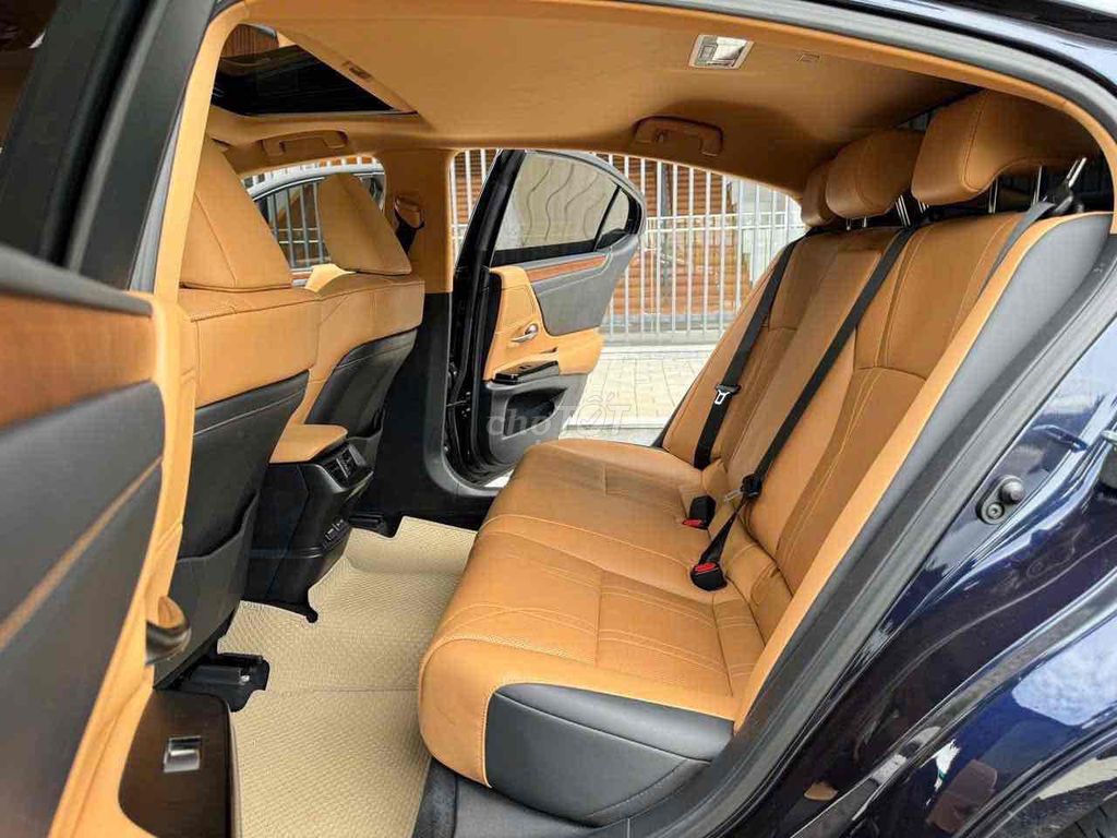 Cần Bán Chiếc Lexus ES250 Model 2020. Mua bán Ô tô tại Quận 7 Tp Hồ Chí Minh được đăng bởi Hoàng Trung hình 7