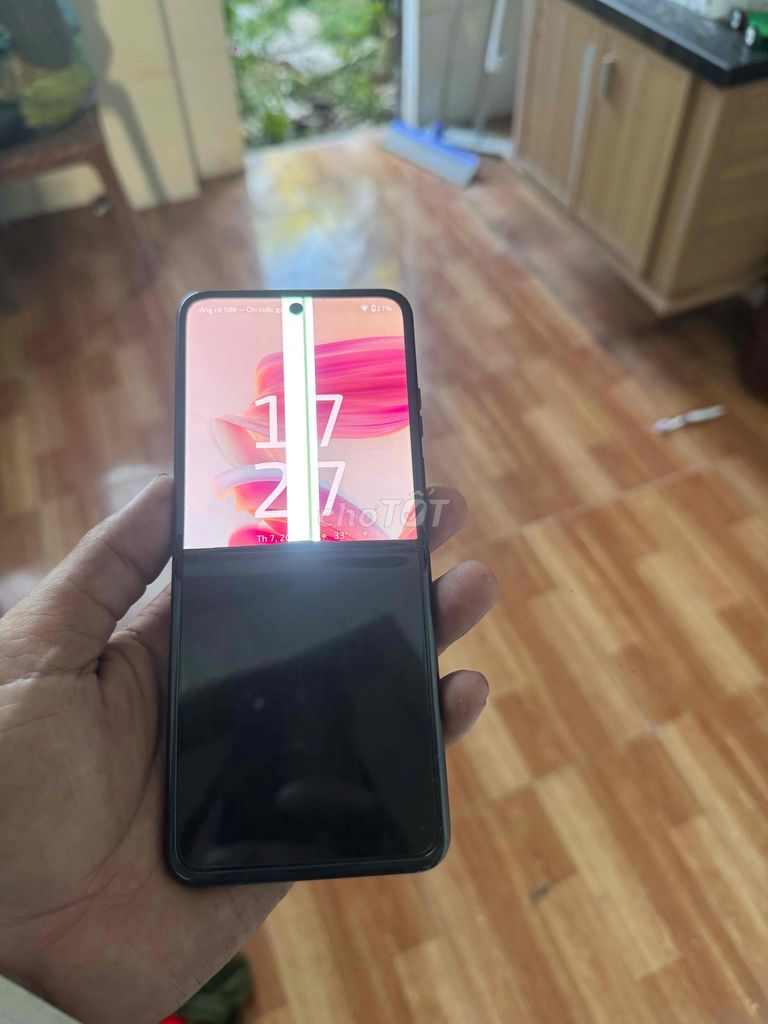 Motorola Razr 40 Xám. Mua bán Điện thoại tại Huyện Duy Xuyên Quảng Nam được đăng bởi anh long hình 1
