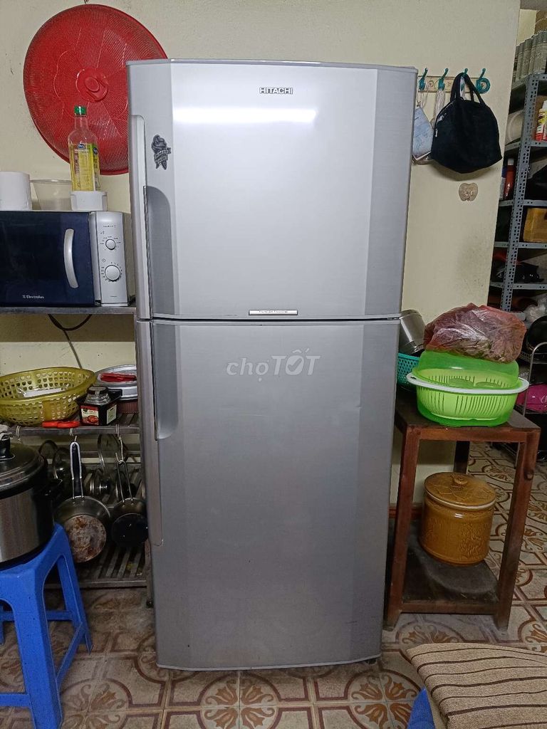 Tủ lạnh Hitachi 335l đang sử dụng rất tốt