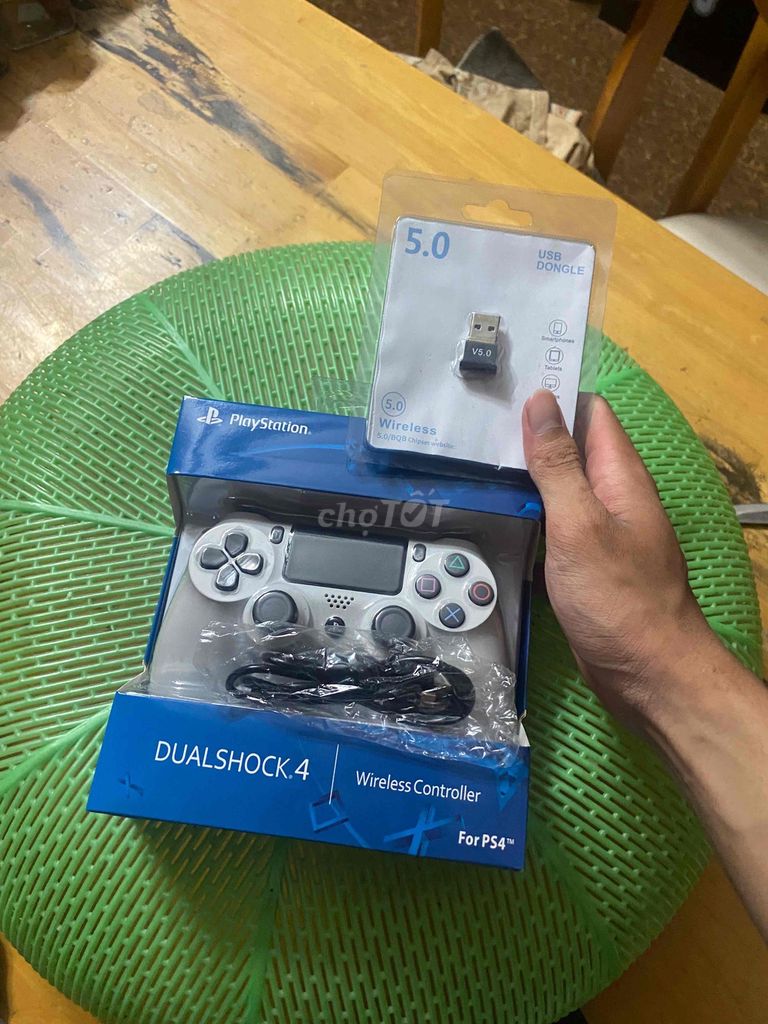 Tay cầm chơi game Sony DualShock 4. Mua bán Thiết bị chơi game tại Thành phố Thuận An Bình Dương được đăng bởi Huy Trần Xuân hình 1