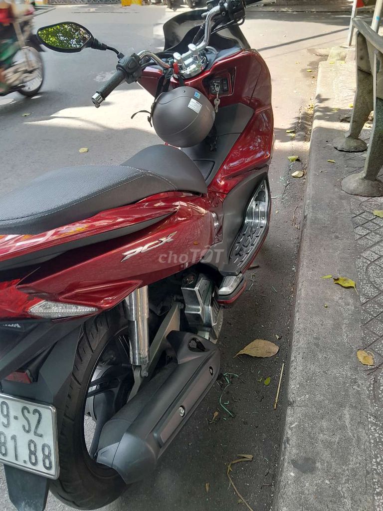 Honda PCX 125cc 2015 Đỏ 31.000km. Mua bán Xe máy tại Quận Tân Bình Tp Hồ Chí Minh được đăng bởi Khoa hình 3