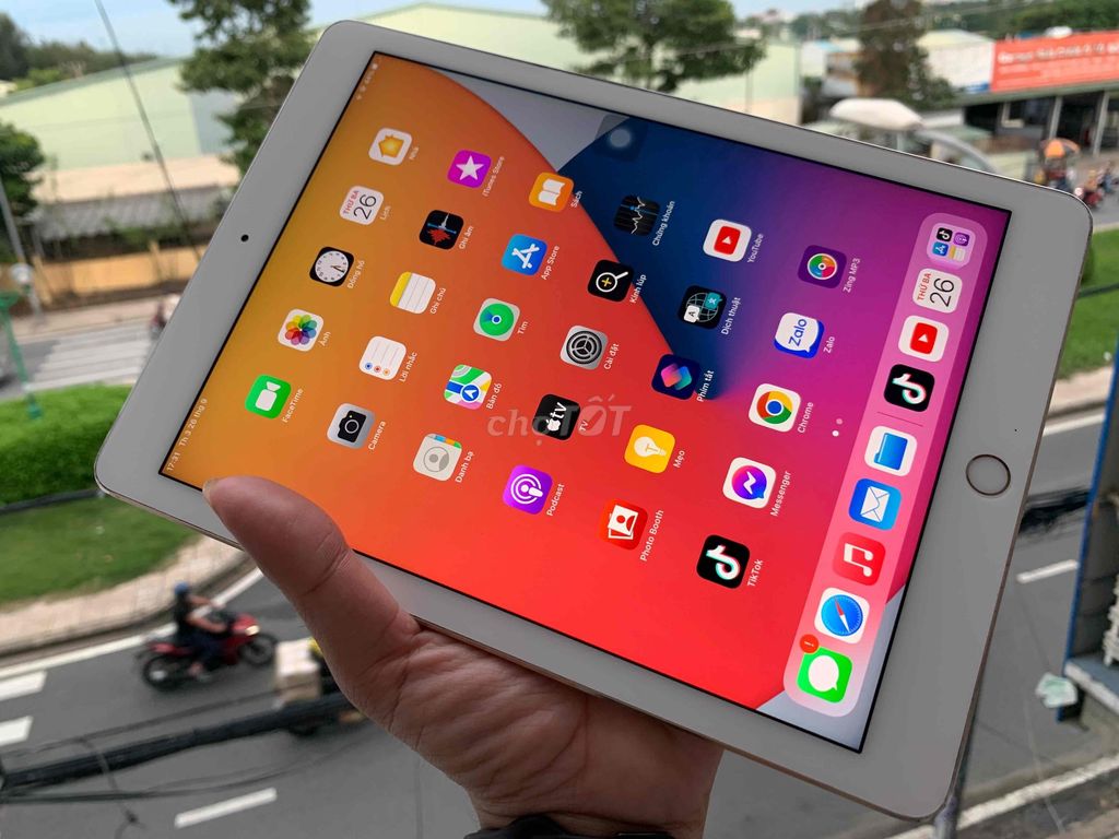 iPad air 2 32GB siêu đẹp Vàng Gold, Liên quân mượt