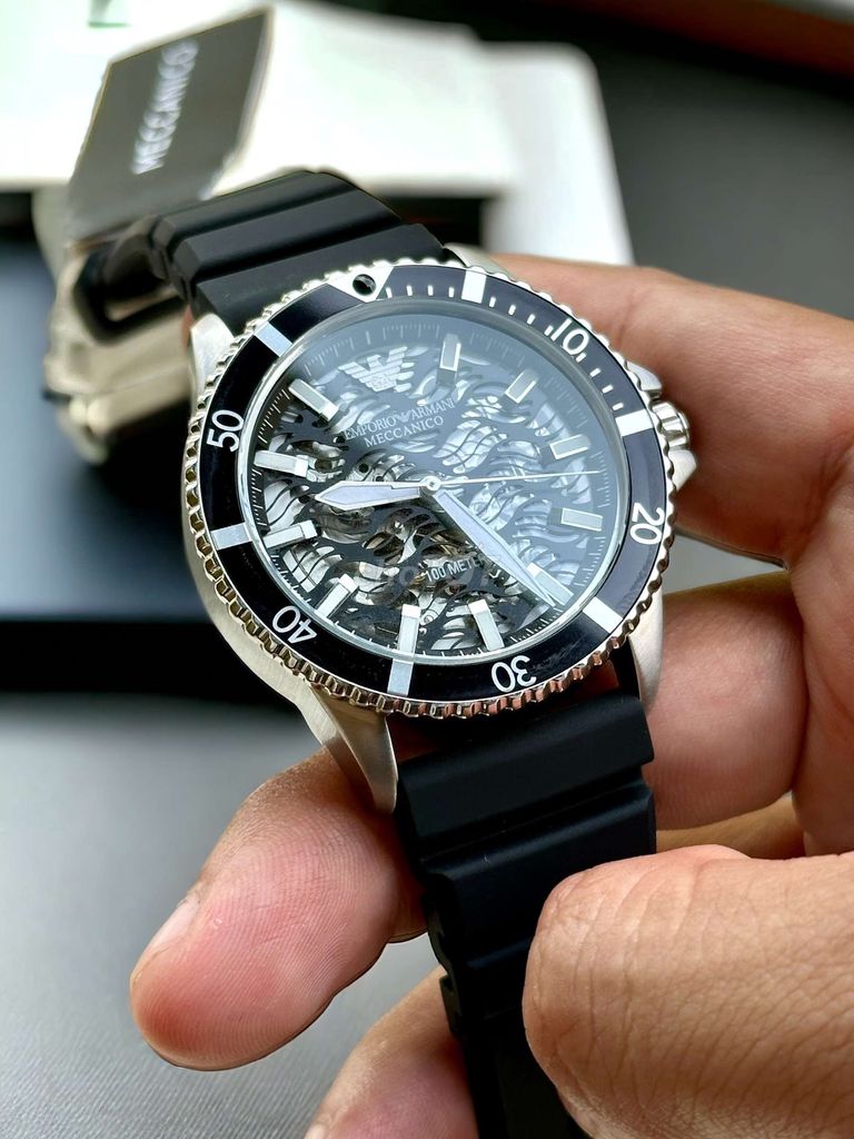 Đồng hồ hiệu Armani dòng Diver tự động
