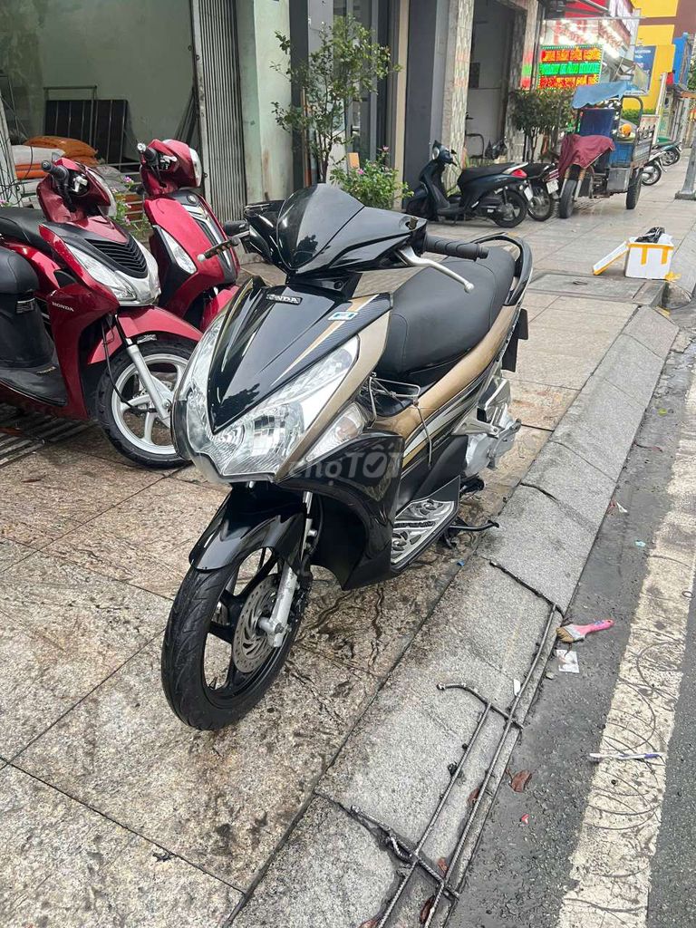 Honda Air Blade FI 2012, черный, золотистый