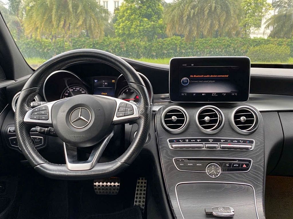 Mercedes Benz C class C300 AMG 2016, Đăng ký 2018. Mua bán Ô tô tại Quận Long Biên Hà Nội được đăng bởi VIETNAM OTO hình 9