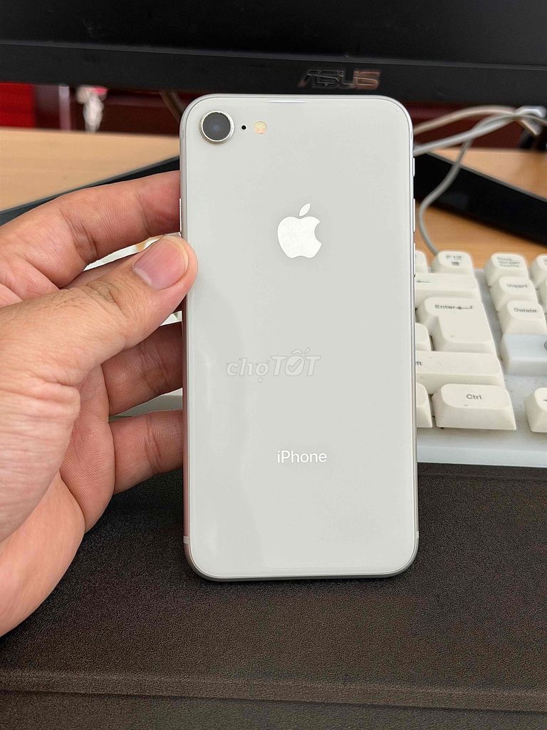 Apple iPhone 8 64GB Bạc 99% Quốc Tế. Mua bán Điện thoại tại Quận Ninh Kiều Cần Thơ được đăng bởi Cầm Đồ Tấn Lợi hình 1