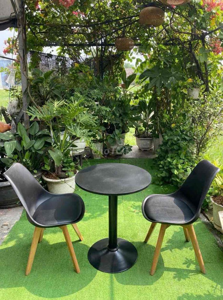 Mình cần thanh lý 2 bộ bàn ghế caffe 🍀🔆🍀🔆. Mua bán Bàn ghế tại Huyện Bình Chánh Tp Hồ Chí Minh được đăng bởi Tú Nam hình 1