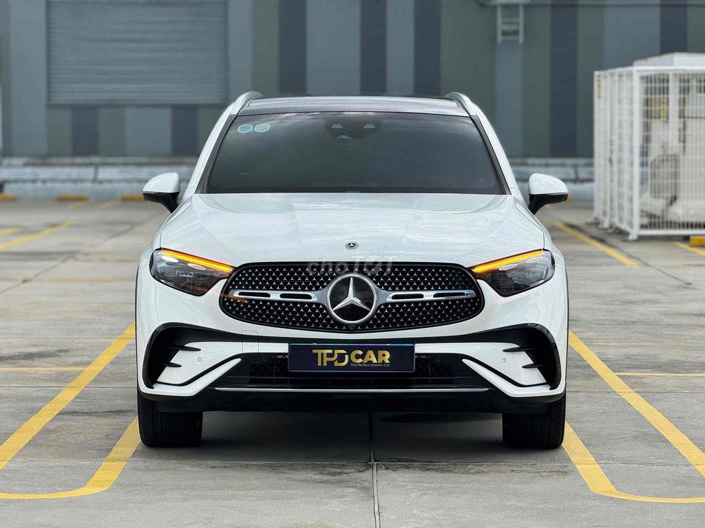 Mercedes Benz GLC 2023 300 4Matic - 13000 km. Mua bán Ô tô tại Quận Bình Tân Tp Hồ Chí Minh được đăng bởi Lê Minh Quý hình 2