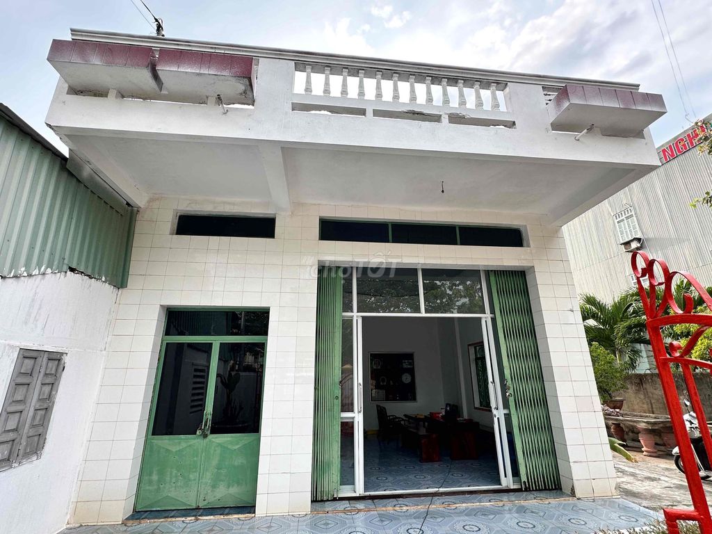 Nhà mặt tiền 12x50 giá tốt tại vân canh Nhà mặt tiền 12x50 giá tốt tại vân canh