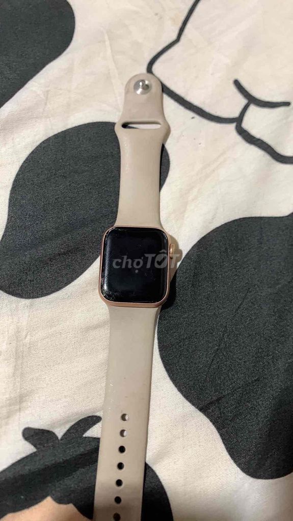 Apple Watch Vàng hồng Silicone Unisex. Mua bán Thiết bị đeo thông minh tại Quận 7 Tp Hồ Chí Minh được đăng bởi Thái Lâm hình 1