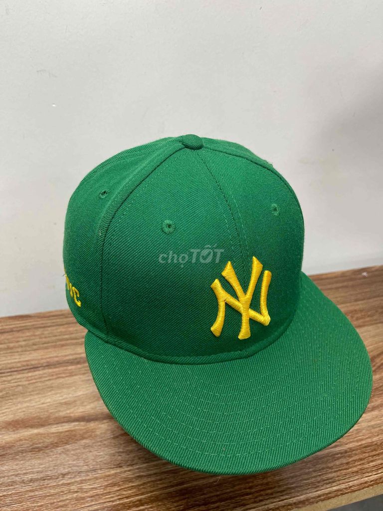 Nón New Era size 59-60 Giá: 250k 2hand. Mua bán Phụ kiện thời trang khác tại Quận Cầu Giấy Hà Nội được đăng bởi Chất Secondhand hình 1
