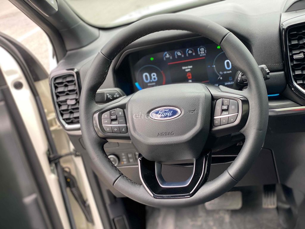 Ford Everest 2023 Titanium 2.0 AT 4x2 - 29000km. Mua bán Ô tô tại Quận Thanh Xuân Hà Nội được đăng bởi ĐÀM HÙNG CAR  hình 11