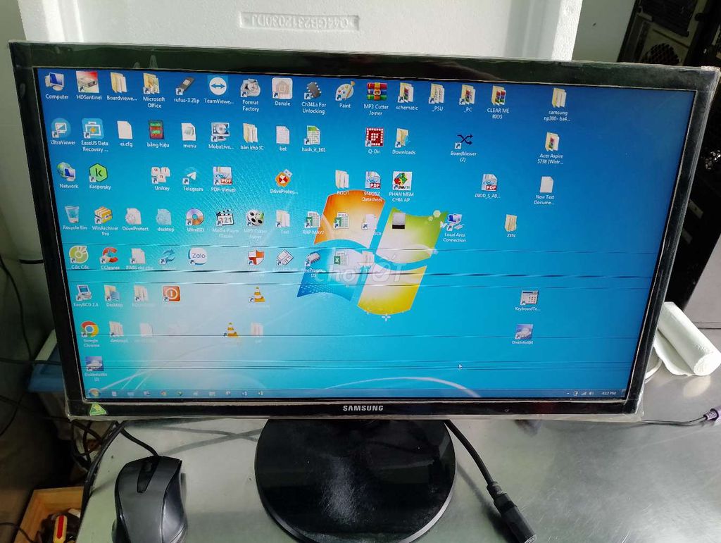 Màn hình Samsung 22" lỗi sọc như hình