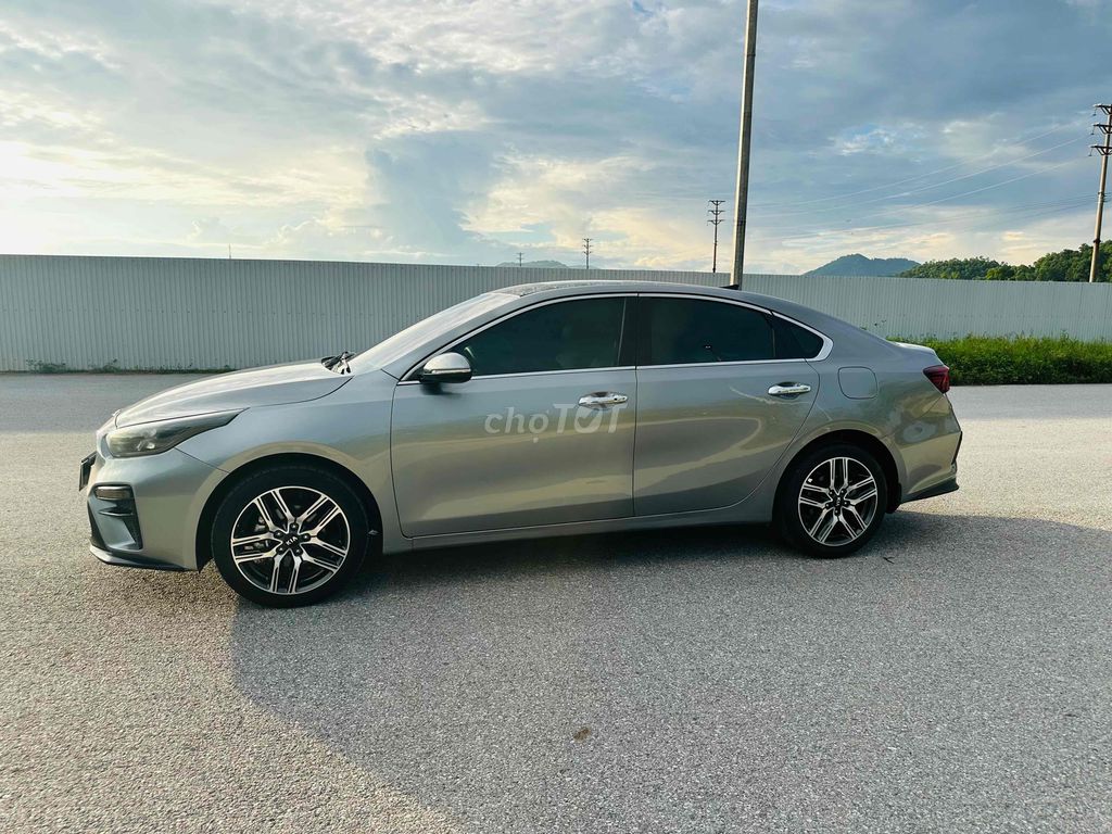 Kia Cerato 2019 2.0 AT Premium. Mua bán Ô tô tại Huyện Sóc Sơn Hà Nội được đăng bởi AUTO VĨNH CƯỜNG hình 15