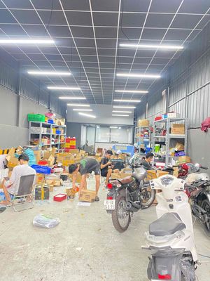 Tuyển Nhân Viên Đóng Gói +Làm Sản Phẩm Đèn Xe Máy