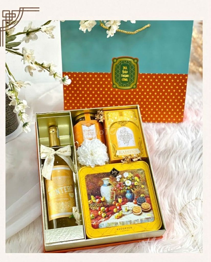 Giỏ quà Tết bánh kẹo, trà. Mua bán Đồ ăn, thực phẩm và các loại khác tại Quận Đống Đa Hà Nội được đăng bởi Phạm Văn Tuyên hình 1