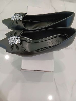 Thanh lý lại đôi cao gót con nguyên hộp. Mua bán Giày dép tại Thành phố Thủ Đức Tp Hồ Chí Minh được đăng bởi Phương Mai