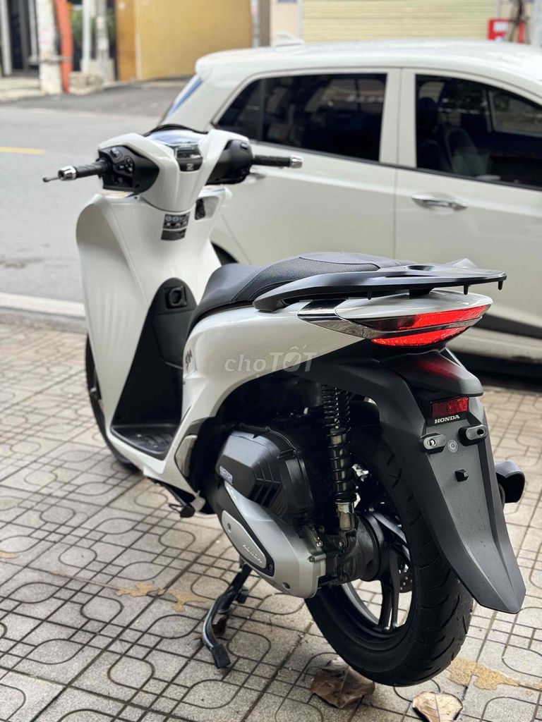 Хонда SH 150 АБС белая