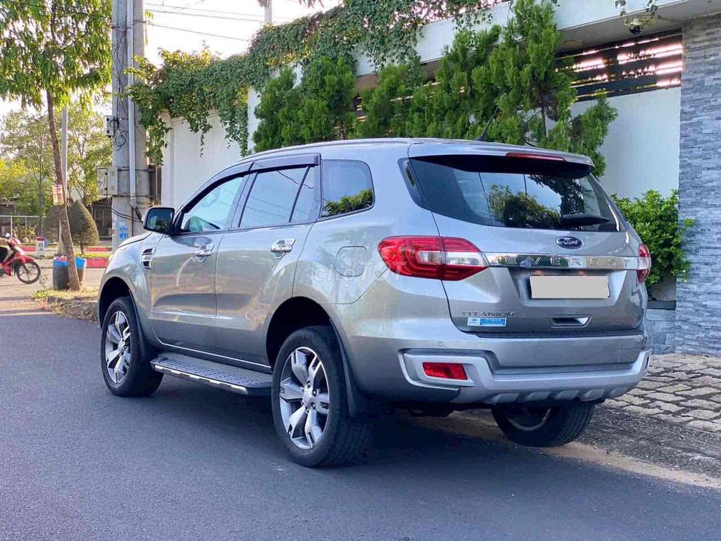 Ford Everest Titanium 2.2L 2016 dk 2017 xe 1 chủ. Mua bán Ô tô tại Quận Gò Vấp Tp Hồ Chí Minh được đăng bởi ANH KIET AUTO hình 2