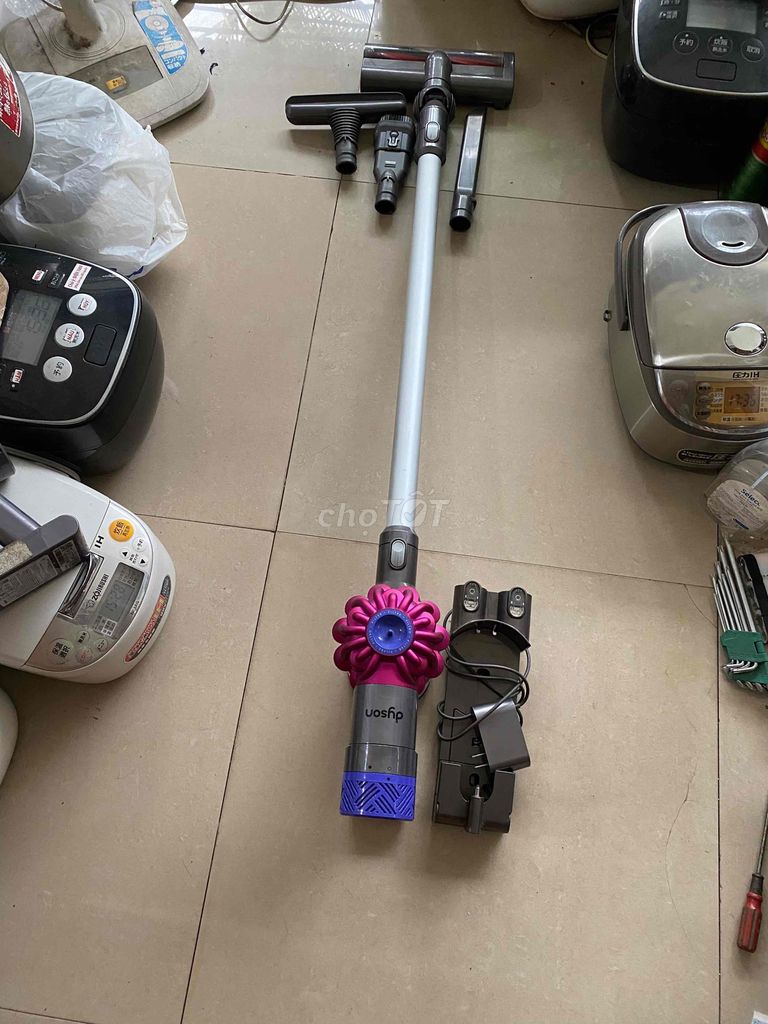 Máy hút bụi Dyson V6. Mua bán Thiết bị vệ sinh, nhà tắm tại Thành phố Vĩnh Long Vĩnh Long được đăng bởi minhtu hình 1