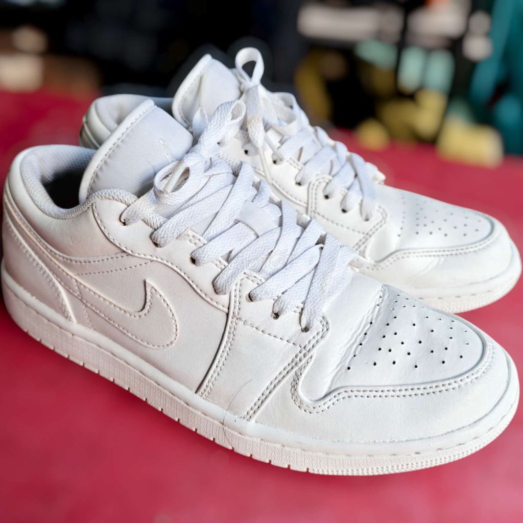 Giày thể thao Nike Jordan 1 Da bò Trắng 41. Mua bán Giày dép tại Thành phố Huế Thừa Thiên Huế được đăng bởi A Bảy hình 1