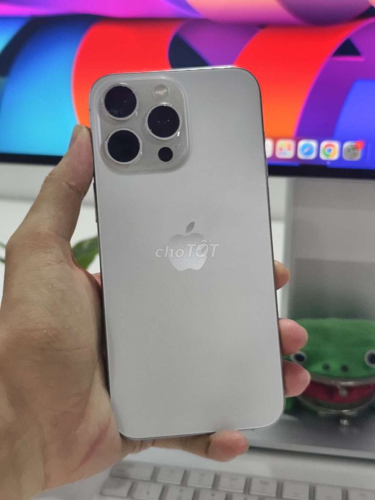 iPhone 15 Pro Max 256GB Quốc Tế, zin nguyên bản. Mua bán Điện thoại tại Quận Liên Chiểu Đà Nẵng được đăng bởi Minh Hiệp CócXanhMobile hình 1