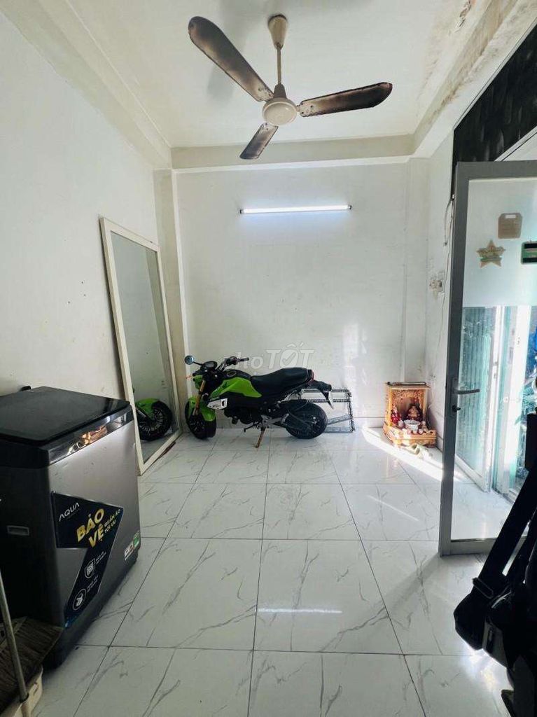 NGUYỄN THỊ MINH KHAI -Q.3 - SÁT MẶT TIỀN - 3 TẦNG BTCT- CHỈ 3.1 TỶ TL.