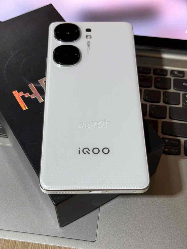 Iq00 neo 9s pro plus 12/256gb,snap 8 gen 3 fullbox