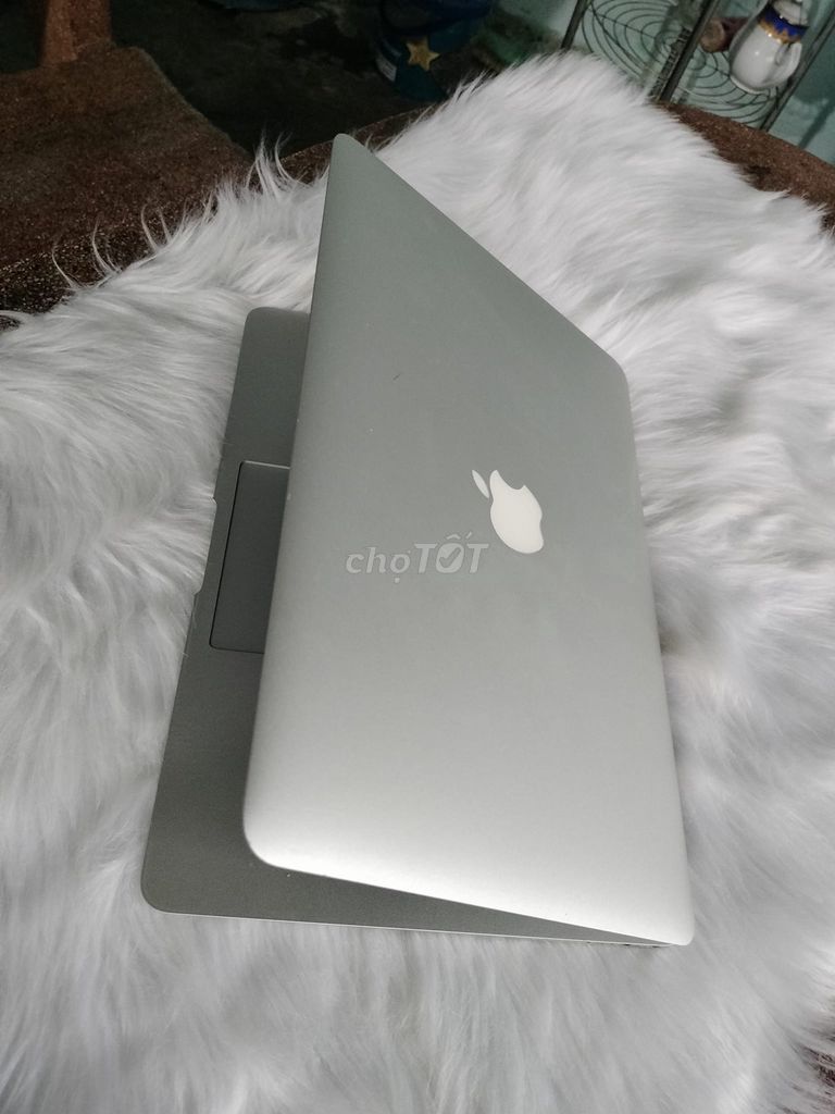 MacBook Air 13 - 2012.