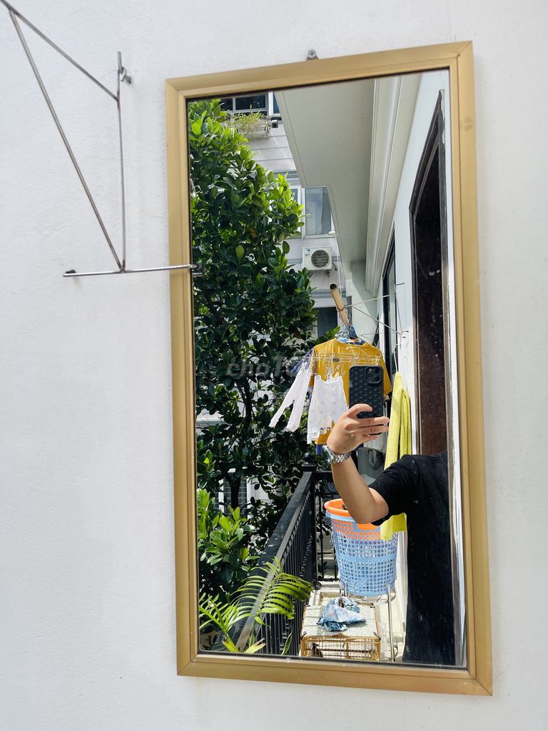 Gương treo tường khung nhôm Kính màu Vàng. Mua bán Nội thất, đồ gia dụng khác tại Quận Tây Hồ Hà Nội được đăng bởi Thanh Xuân hình 1