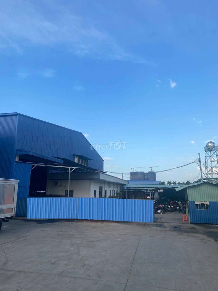 Cho thuê xưởng diên tích 2500m2.Đường xe công.Thuận an ,Bình Dương