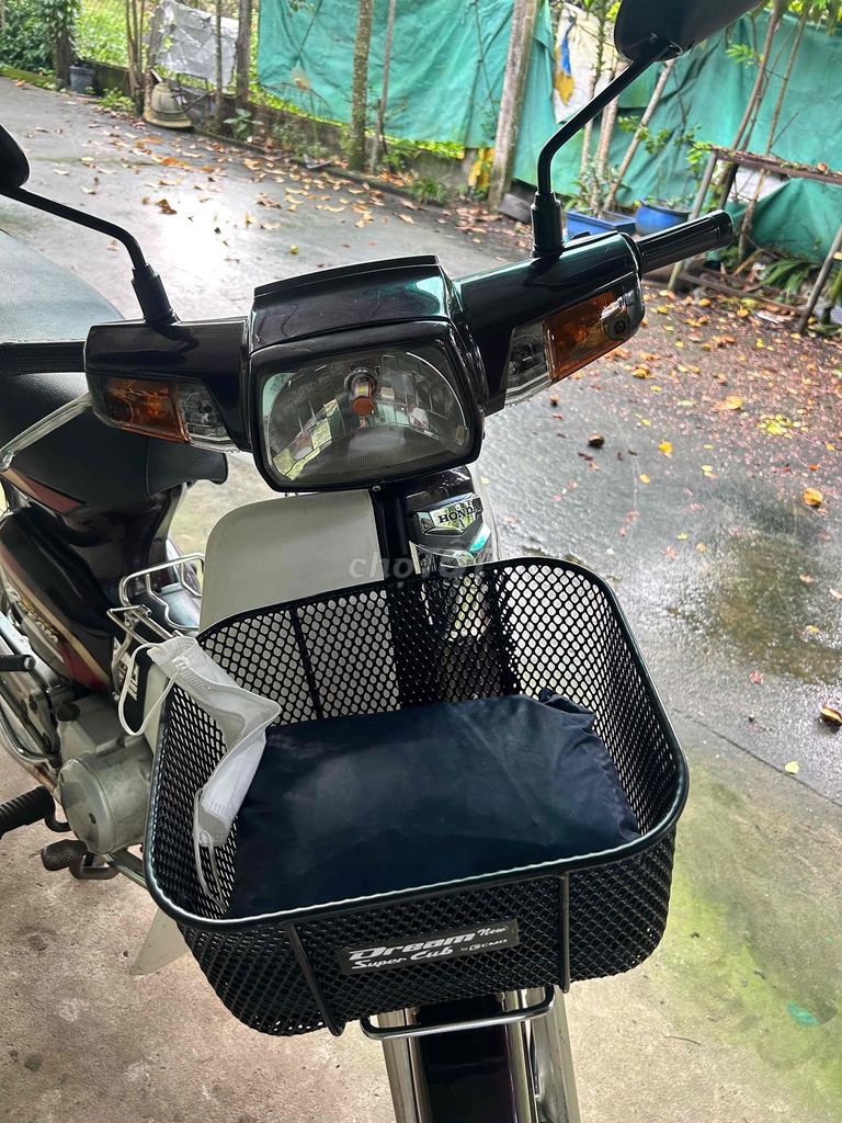 Honda Super Dream 2004 Trắng Đỏ đô. Mua bán Xe máy tại Huyện Dầu Tiếng Bình Dương được đăng bởi Nguyễn Tú hình 6