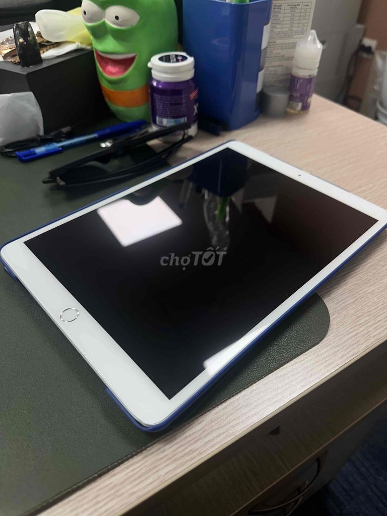Apple iPad Air 3 Full Sim + Wifi Đẹp keng. Mua bán Máy tính bảng tại Quận Cầu Giấy Hà Nội được đăng bởi Dung hình 1
