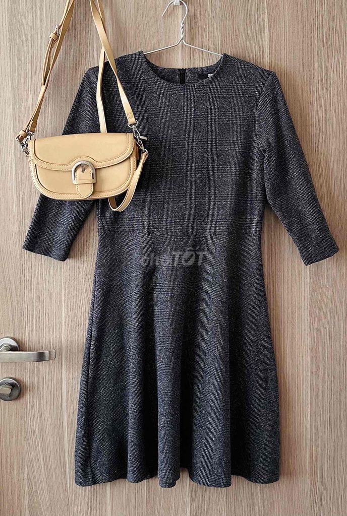 Đầm công sở Uniqlo Nữ size M. Mua bán Quần áo tại Thành phố Thủ Đức Tp Hồ Chí Minh được đăng bởi Ngao Ngao Vintage hình 1