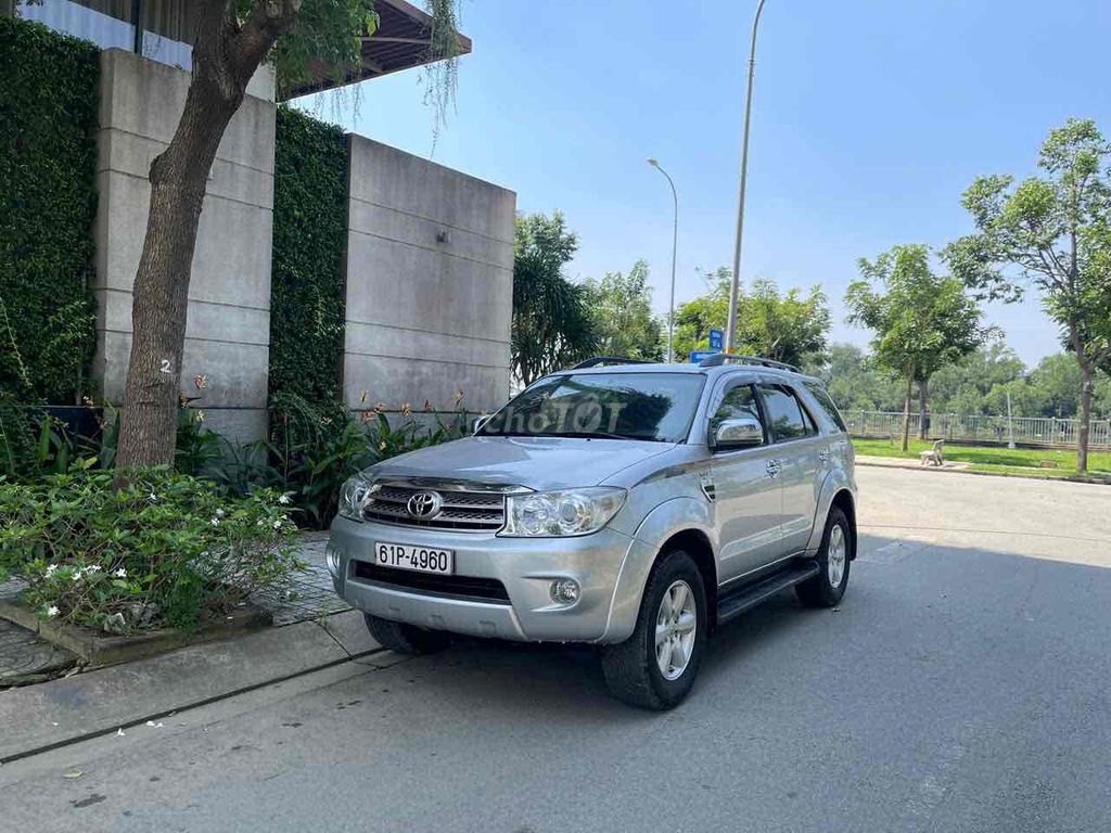 Toyota Fortuner 2010 2.7V 4x4 AT - 139000 km. Mua bán Ô tô tại Quận 7 Tp Hồ Chí Minh được đăng bởi Phạm Vũ Công Thành hình 1