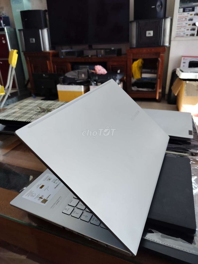Về em cấu hình khá phù hợp văn phòng học .đẹp zin. Mua bán Laptop tại Quận Liên Chiểu Đà Nẵng được đăng bởi LAPTOP THẢO NGUYÊN hình 1