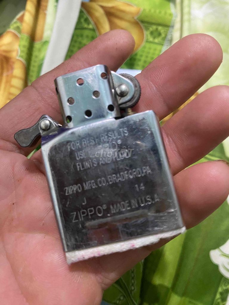 zippo như hình