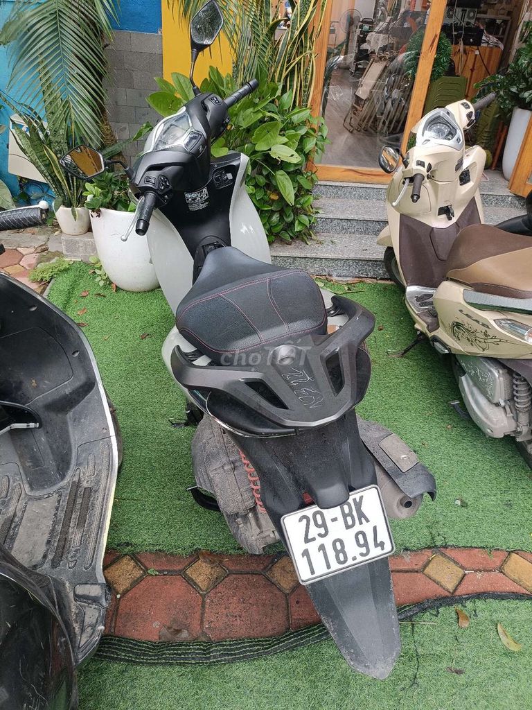 Bán gấp SH 160i. Mua bán Xe máy tại Quận Long Biên Hà Nội được đăng bởi Phạm Hoàng Anh hình 3